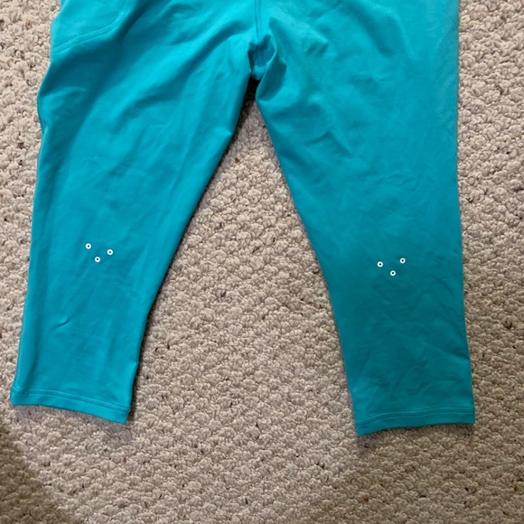 Nike Capri leggings - Picture 2 of 4